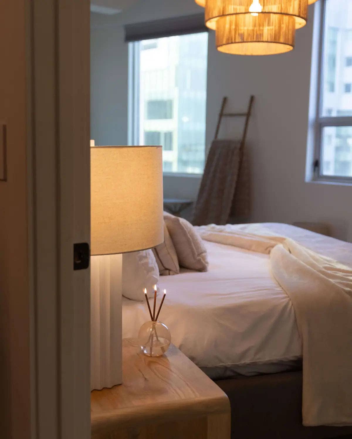 Neva Vase, Pampas Candle Holder