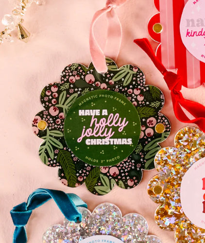 Holiday Sprig Scalloped Round Picture Frame Ornament