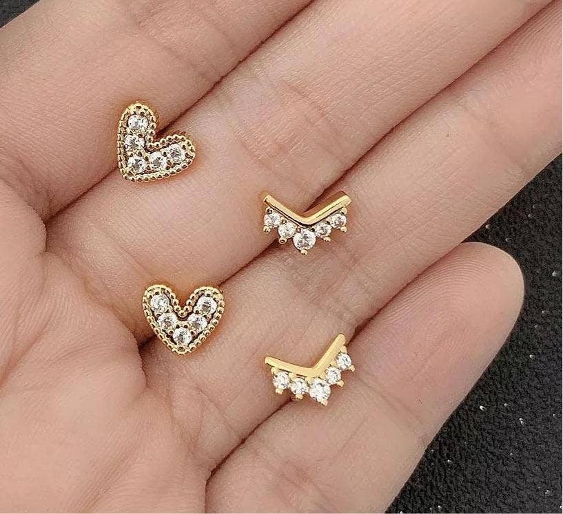 Nia Pave Heart Studs: Silver
